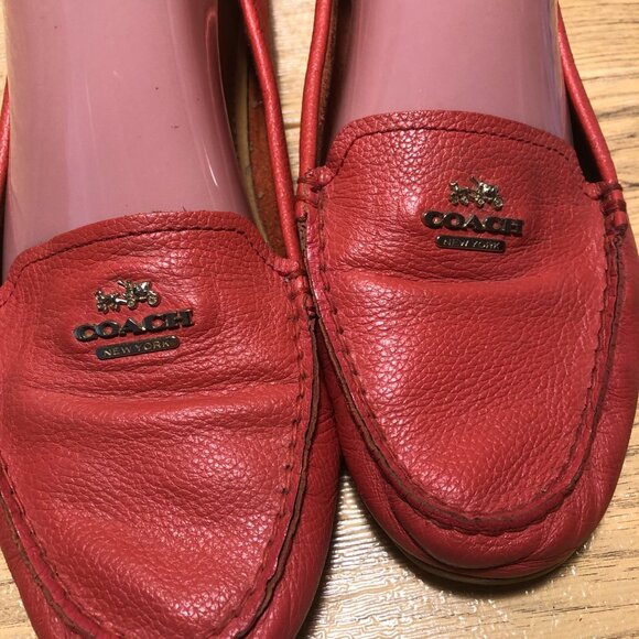 Coach women red leather loafers, leather lining, some peelings inside size 9 - Picture 2 of 10